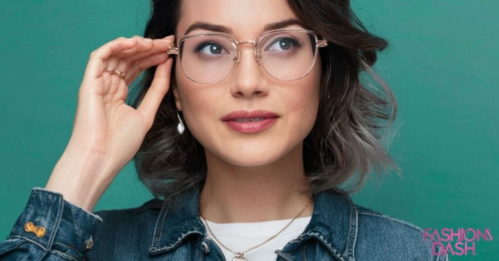 How to style clear frame glasses